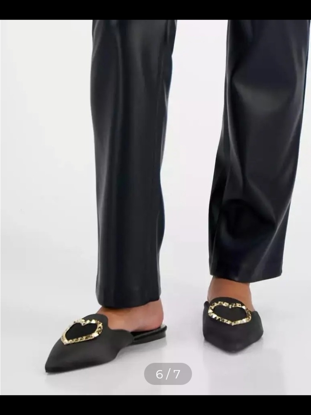 AAJ By Aminah

Women's Aviva Heart Mule Flats